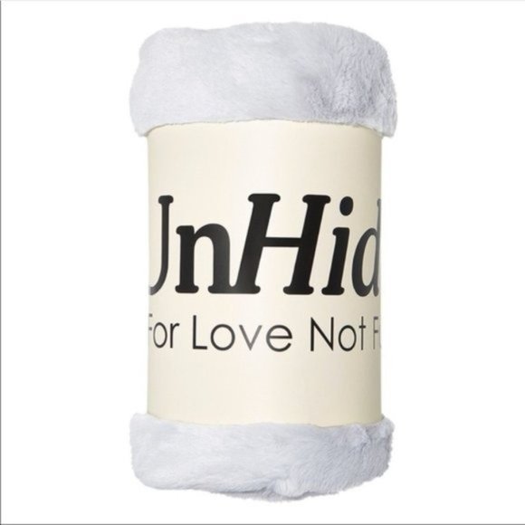 Unhide Bedding Unhide Lil Marshmallow Silver Faux Fur Blanket
